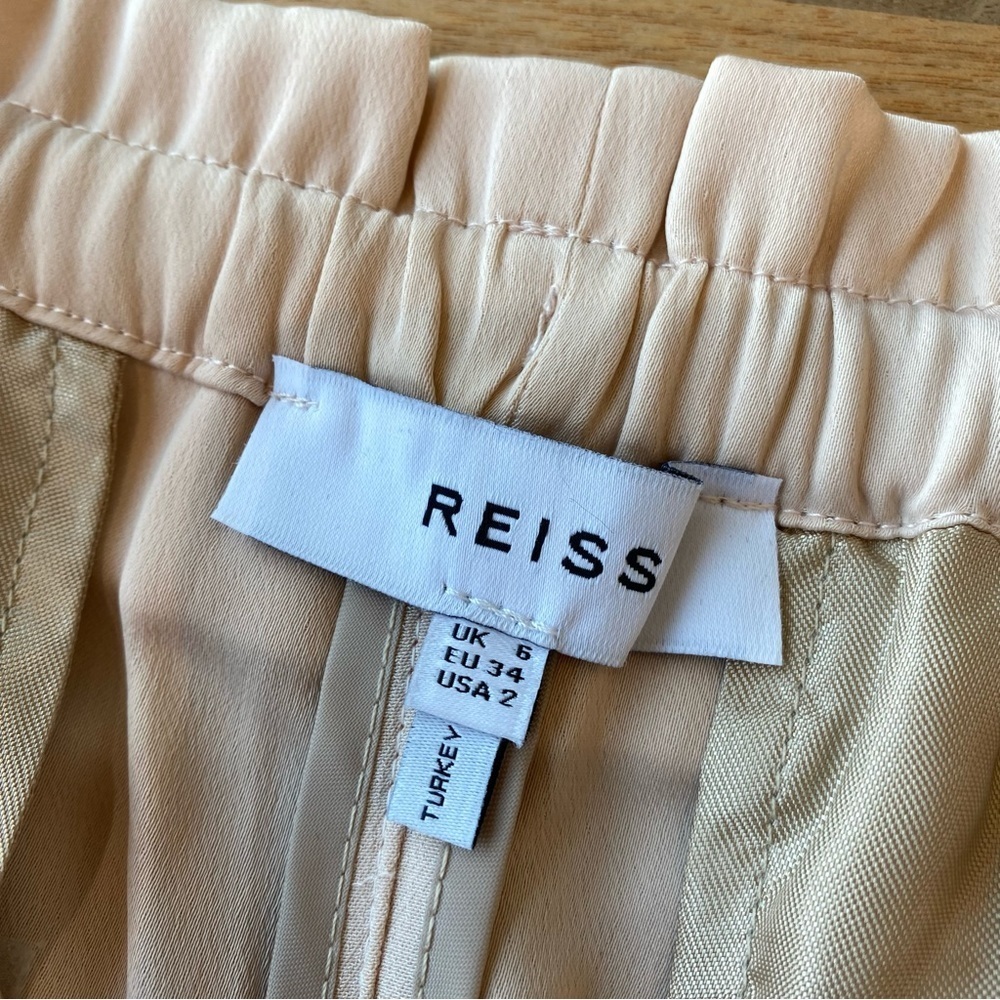 REISS RENI RUFFLE PULL ON SHORTS, SIZE 2 - Picture 8 of 8
